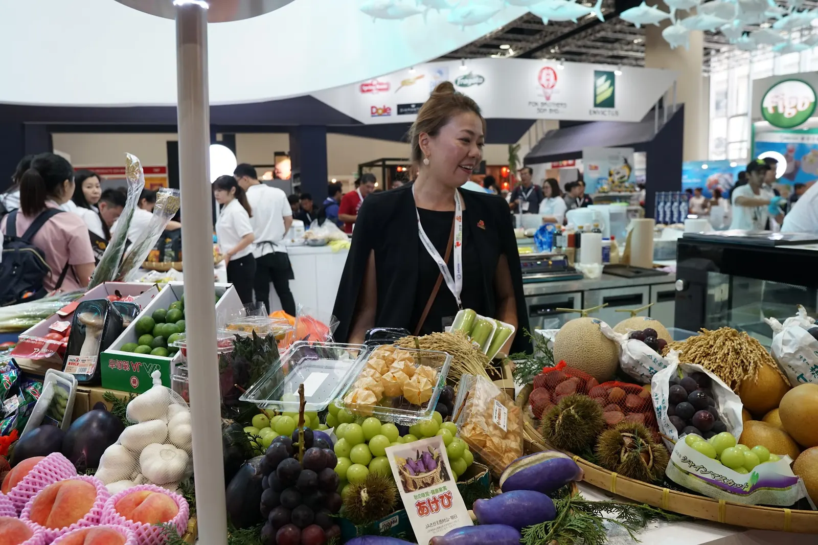 Air-flown fruit and produce at the Sendo Ichi booth